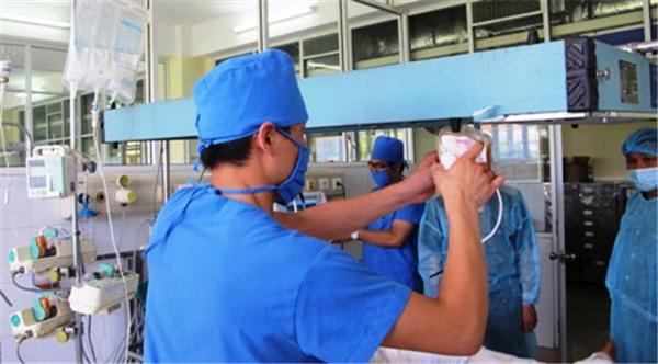 Dành trọn trái tim bên đồng đội